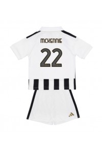 Juventus Weston McKennie #22 Jalkapallovaatteet Lasten Kotipeliasu 2026-27 Lyhythihainen (+ Lyhyet housut)